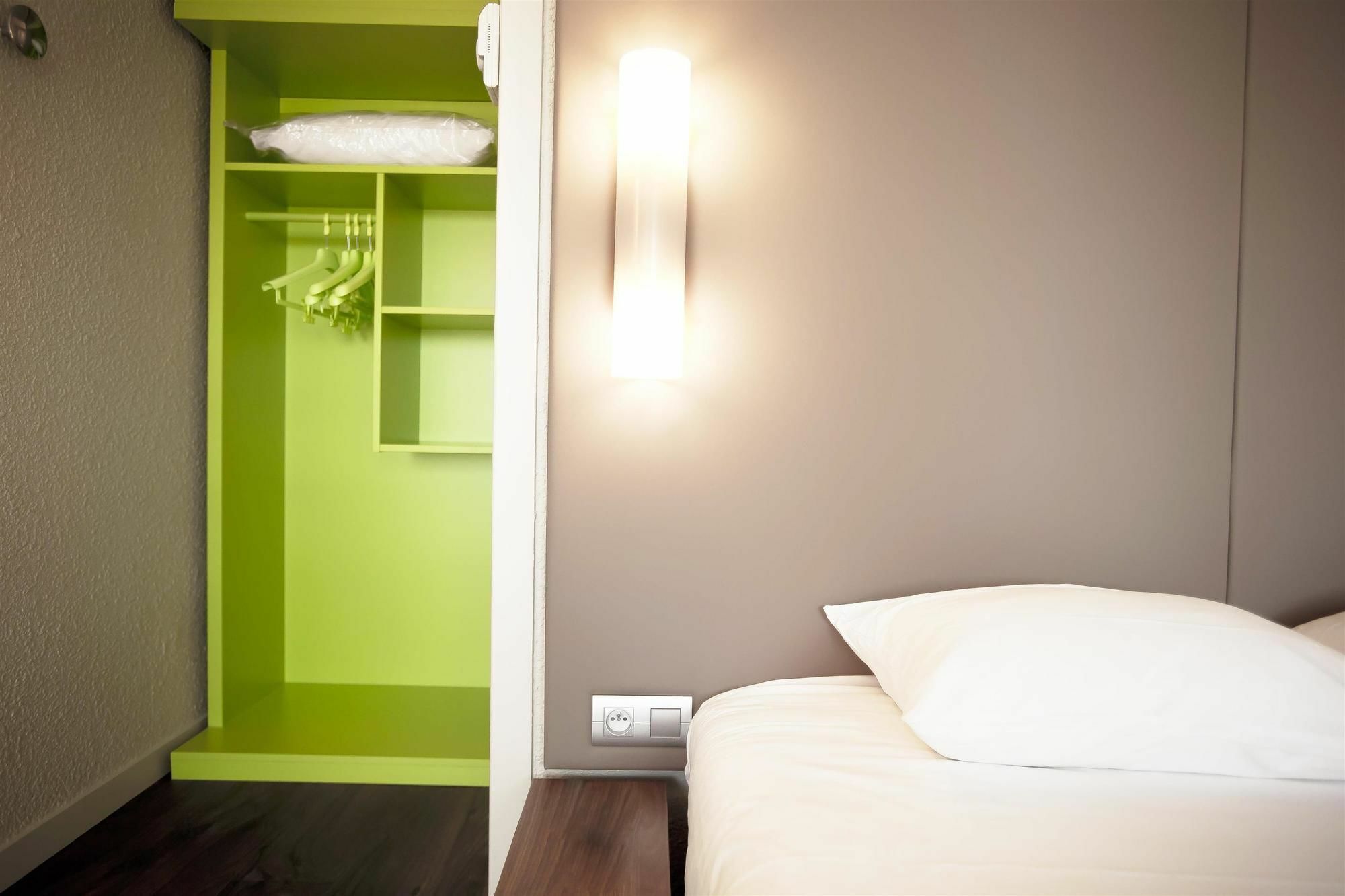 Campanile Saint-Brieuc Langueux Hotel Exterior photo